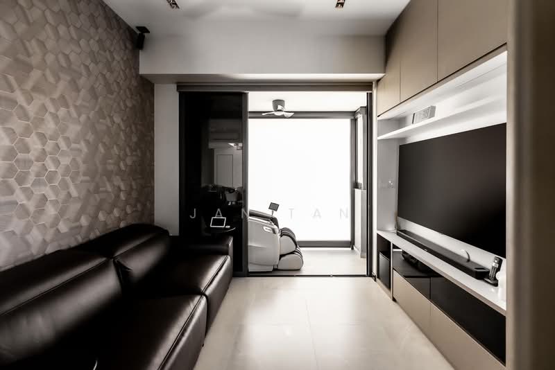 Bukit 828, 828 Upper Bukit Timah Road, 4 Bedrooms, 1,335 sqft, Condominium For Sale, by Jan Tan, 500172081 - Living Room - PropertyGuru.com.sg