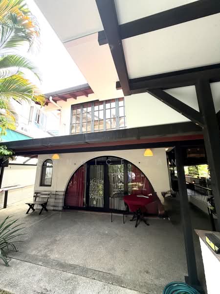LAND FOR SALES! Peaceful Bungalow @ Goodman/ Wilkinson vicinity Call Candice 9879 - 9983, Wilkinson, Goodman, Branksome, 4 Bedrooms, 2,000 sqft, Bungalow House For Sale, by Candice Tan, 500172089 - Exterior - PropertyGuru.com.sg