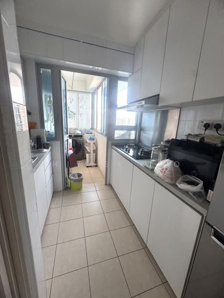 635C Punggol Drive, 635C Punggol Drive, 3 Bedrooms, 990 sqft, HDB Flat For Sale, by Shirley Woo, 500172107 - Kitchen - PropertyGuru.com.sg
