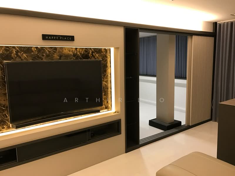 124 Lorong 1 Toa Payoh, 124 Lorong 1 Toa Payoh, 2 Bedrooms, 850 sqft, HDB Flat For Sale, by Arthur Loo, 500172125 - Living Room - PropertyGuru.com.sg