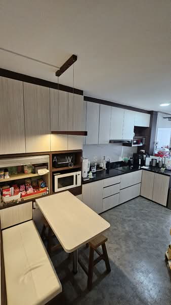 238 Bukit Batok East Avenue 5, 238 Bukit Batok East Avenue 5, 2 Bedrooms, 743 sqft, HDB Flat For Sale, by Dawnson Gui, 500172128 - Kitchen - PropertyGuru.com.sg