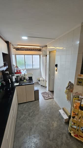 238 Bukit Batok East Avenue 5, 238 Bukit Batok East Avenue 5, 2 Bedrooms, 743 sqft, HDB Flat For Sale, by Dawnson Gui, 500172128 - Kitchen with smart storage - PropertyGuru.com.sg