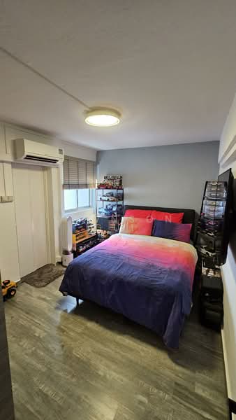 238 Bukit Batok East Avenue 5, 238 Bukit Batok East Avenue 5, 2 Bedrooms, 743 sqft, HDB Flat For Sale, by Dawnson Gui, 500172128 - Master Bedroom - PropertyGuru.com.sg