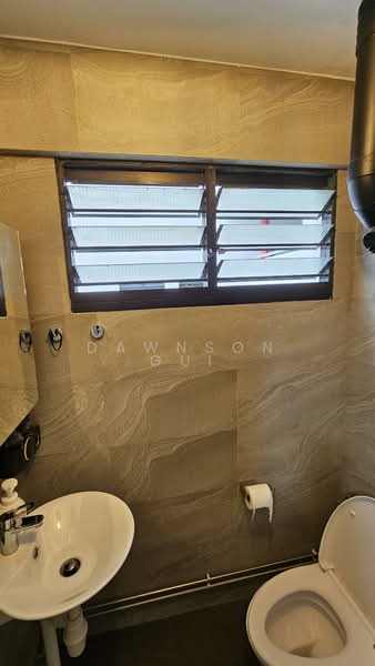 238 Bukit Batok East Avenue 5, 238 Bukit Batok East Avenue 5, 2 Bedrooms, 743 sqft, HDB Flat For Sale, by Dawnson Gui, 500172128 - Common Bathroom - PropertyGuru.com.sg