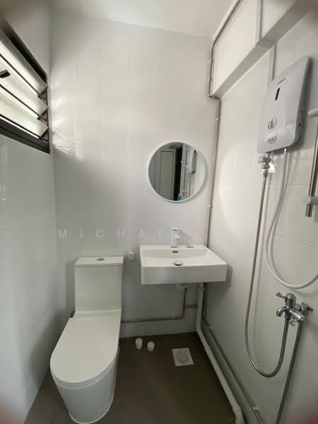 137 Bukit Batok West Avenue 6, 137 Bukit Batok West Avenue 6, Room Rental, 100 sqft, HDB Flat For Rent, by Michael Lin, 500172150 - Bathroom - PropertyGuru.com.sg