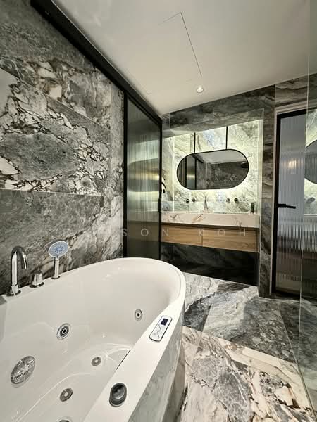 Townhouse Apartments, 139 Cavenagh Road, 4 Bedrooms, 2,142 sqft, Apartment For Sale, by Benson Koh, 500172154 - Bathroom - PropertyGuru.com.sg