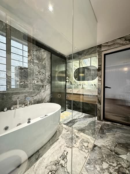 Townhouse Apartments, 139 Cavenagh Road, 4 Bedrooms, 2,142 sqft, Apartment For Sale, by Benson Koh, 500172154 - Bathroom - PropertyGuru.com.sg