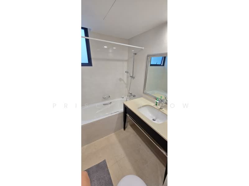 Blue Horizon, 21 West Coast Crescent, Room Rental, 150 sqft, Condominium For Rent, by Priscilla Low, 500172162 - Bathroom - PropertyGuru.com.sg