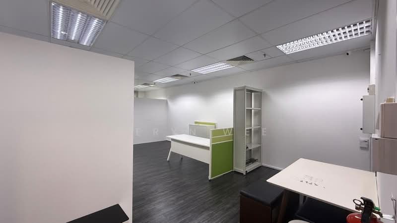 Burlington Square, 175A Bencoolen Street, 570 sqft, Office For Sale, by Seryn Wee, 500172179 - CommercialGuru.com.sg
