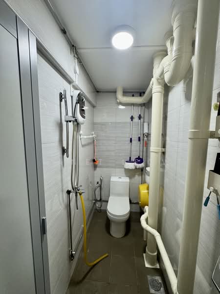 20 Jalan Klinik, 20 Jalan Klinik, 2 Bedrooms, 732 sqft, HDB Flat For Sale, by Janet Leow, 500172194 - Bathroom - PropertyGuru.com.sg
