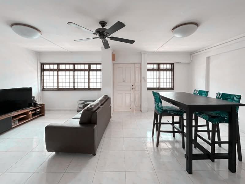 437 Fajar Road, 437 Fajar Road, 3 Bedrooms, 1,076 sqft, HDB Flat For Sale, by Kayla Wong, 500172199 - Living Room - PropertyGuru.com.sg