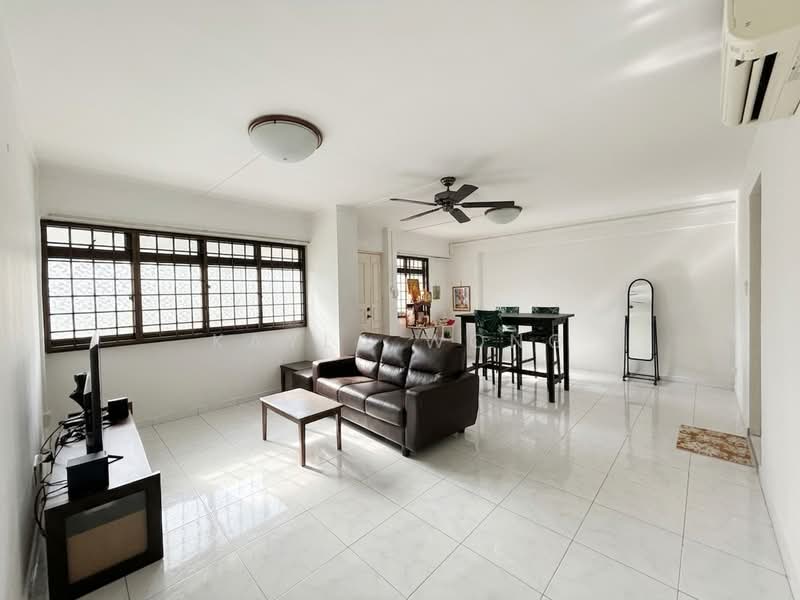 437 Fajar Road, 437 Fajar Road, 3 Bedrooms, 1,076 sqft, HDB Flat For Sale, by Kayla Wong, 500172199 - Living Room - PropertyGuru.com.sg