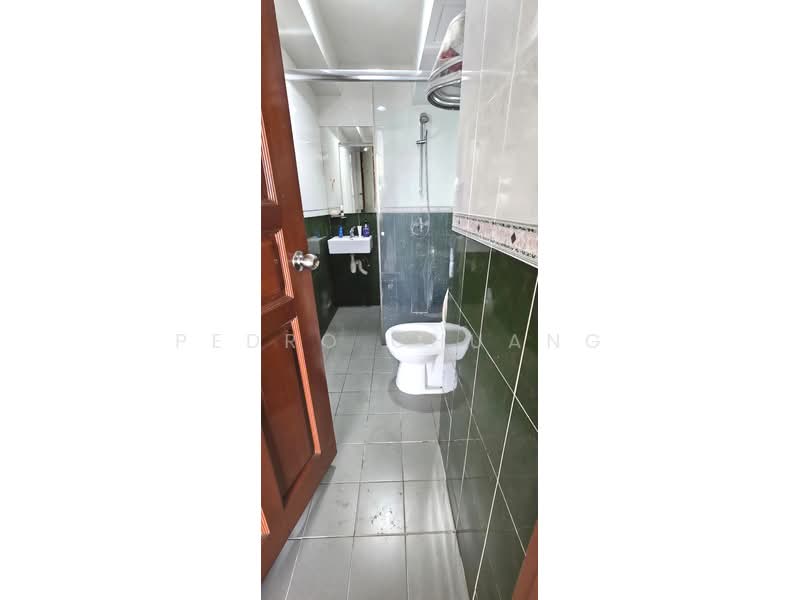 Melville Park, 22 Simei Street 1, 2 Bedrooms, 990 sqft, Condominium For Sale, by Pedro Chuang, 500172209 - Bathroom - PropertyGuru.com.sg