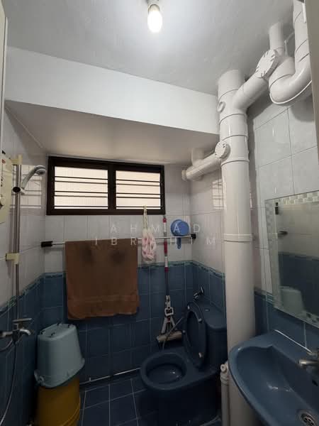 26 Teck Whye Lane, 26 Teck Whye Lane, 2 Bedrooms, 796 sqft, HDB Flat For Sale, by Ahmad Ibrahim, 500172212 - Bathroom - PropertyGuru.com.sg