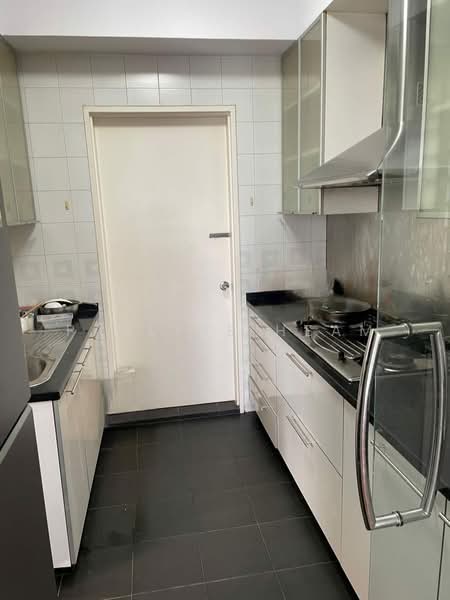 Mandarin Gardens, 1 Siglap Road, 1 Bedroom, 732 sqft, Condominium For Rent, by Pauline Heam, 500172215 - Kitchen - PropertyGuru.com.sg