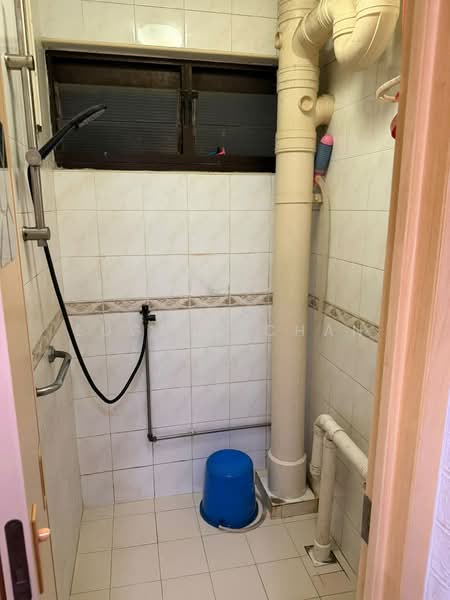 6 Ghim Moh Road, 6 Ghim Moh Road, 3 Bedrooms, 65 sqft, HDB Flat For Sale, by Eugene Chan, 500172219 - Bathroom - PropertyGuru.com.sg