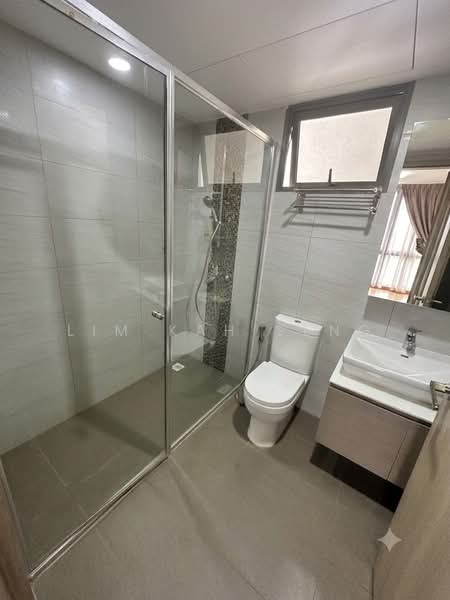 Treasure Crest, 50 Anchorvale Crescent, 3 Bedrooms, 1,152 sqft, Executive Condominium For Sale, by Lim Kah Seng, 500172220 - Bathroom - PropertyGuru.com.sg
