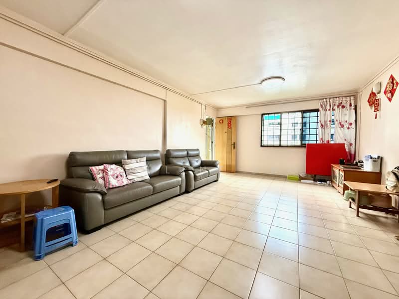 317 Hougang Avenue 7, 317 Hougang Avenue 7, 3 Bedrooms, 1,001 sqft, HDB Flat For Sale, by Charlene Ong, 500172225 - Living Room - PropertyGuru.com.sg