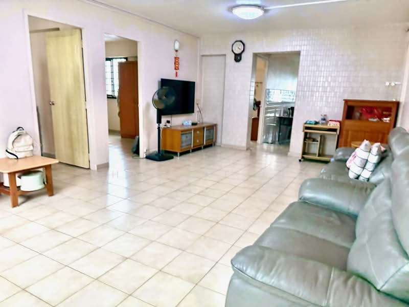 317 Hougang Avenue 7, 317 Hougang Avenue 7, 3 Bedrooms, 1,001 sqft, HDB Flat For Sale, by Charlene Ong, 500172225 - Living Room - PropertyGuru.com.sg