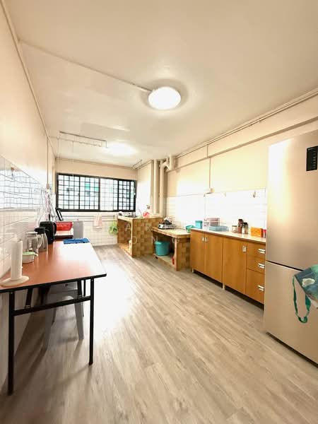 317 Hougang Avenue 7, 317 Hougang Avenue 7, 3 Bedrooms, 1,001 sqft, HDB Flat For Sale, by Charlene Ong, 500172225 - Kitchen - PropertyGuru.com.sg