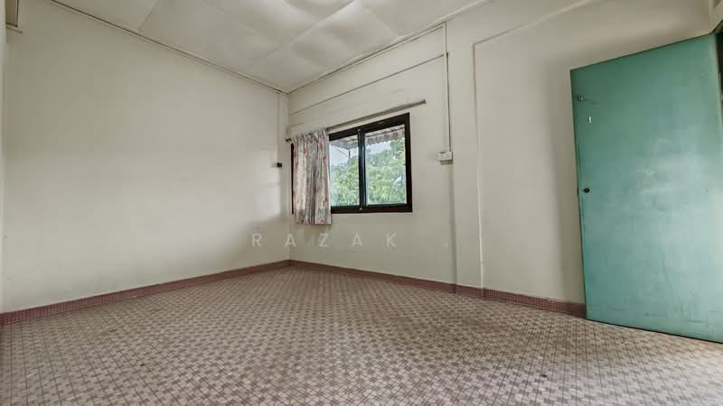 1km to 4 Schools | Walk MRT, Lorong 7 Realty Park, 3 Bedrooms, 2,000 sqft, Terraced House For Sale, by Razak ., 500172231 - Interior - PropertyGuru.com.sg