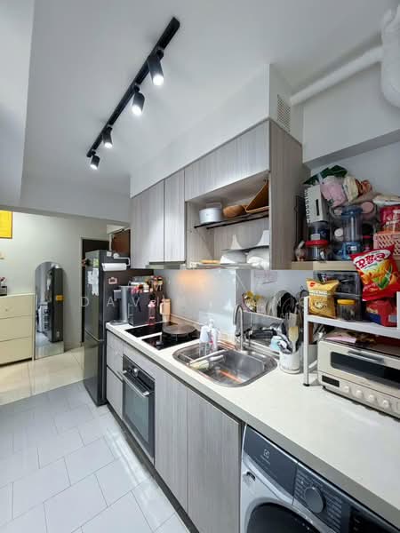 311A Clementi Avenue 4, 311A Clementi Avenue 4, 2 Bedrooms, 646 sqft, HDB Flat For Sale, by Amanda Davina Ang, 500172243 - Kitchen - PropertyGuru.com.sg