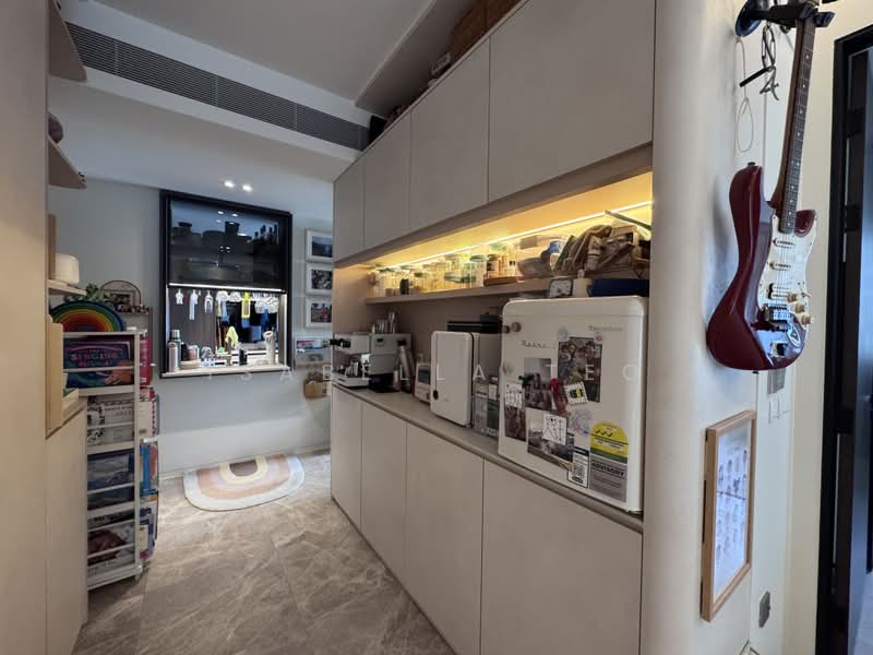 The Reef at King's Dock, 2 Harbourfront Avenue, 2 Bedrooms, 883 sqft, Condominium For Sale, by Isabella Teo, 500172254 - Kitchen - PropertyGuru.com.sg