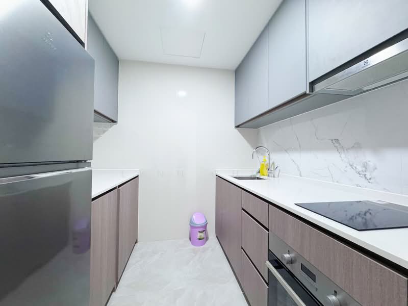 The Watergardens at Canberra, 29 Canberra Drive, 2 Bedrooms, 753 sqft, Condominium For Rent, by Lynn Chia, 500172255 - Kitchen - PropertyGuru.com.sg
