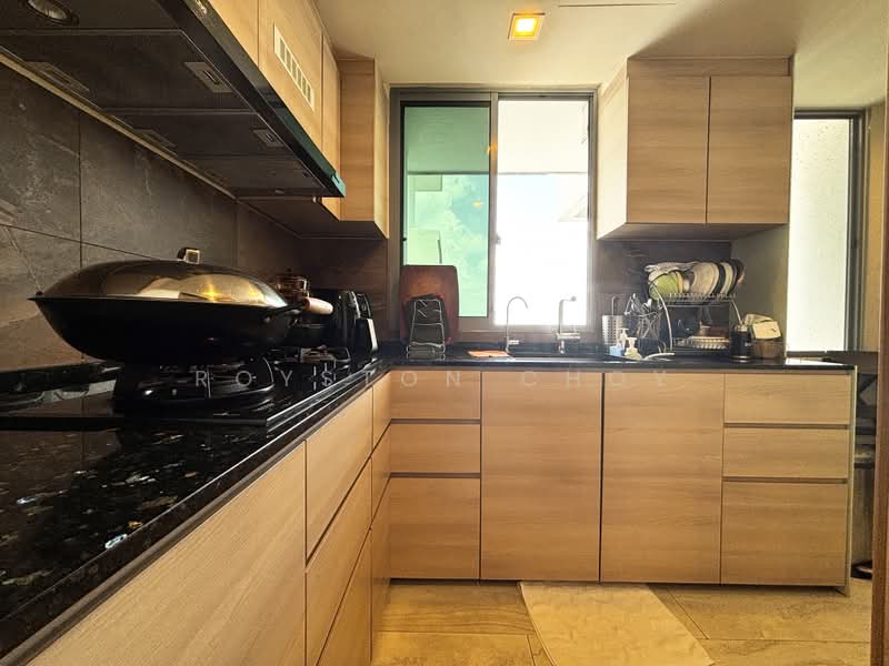The Madeira, 52 Bukit Batok Street 31, 4 Bedrooms, 2,400 sqft, Condominium For Sale, by Royston Choy, 500172259 - Kitchen - PropertyGuru.com.sg