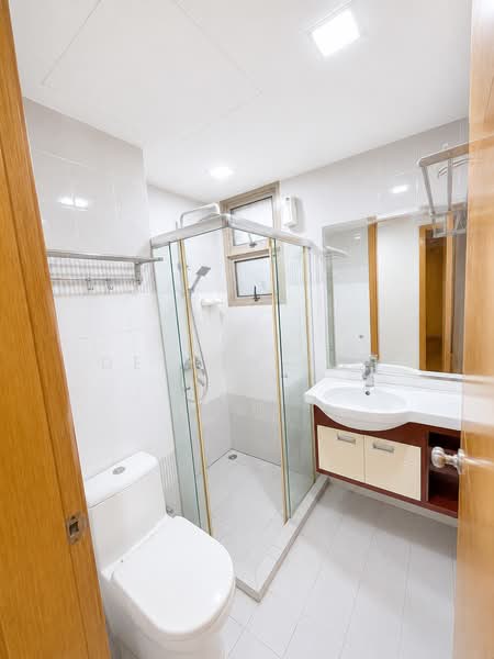 Sunville, 22 Saint Michael's Road, 3 Bedrooms, 1,152 sqft, Condominium For Sale, by Delvin Ong, 500172272 - Bathroom - PropertyGuru.com.sg