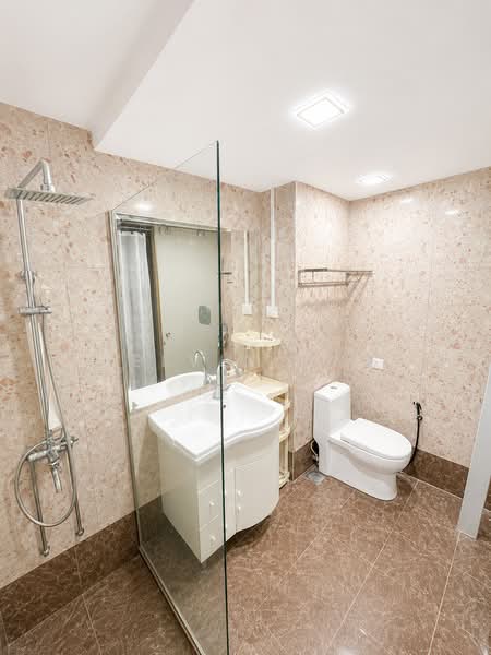 Sunville, 22 Saint Michael's Road, 3 Bedrooms, 1,152 sqft, Condominium For Sale, by Delvin Ong, 500172272 - Bathroom - PropertyGuru.com.sg