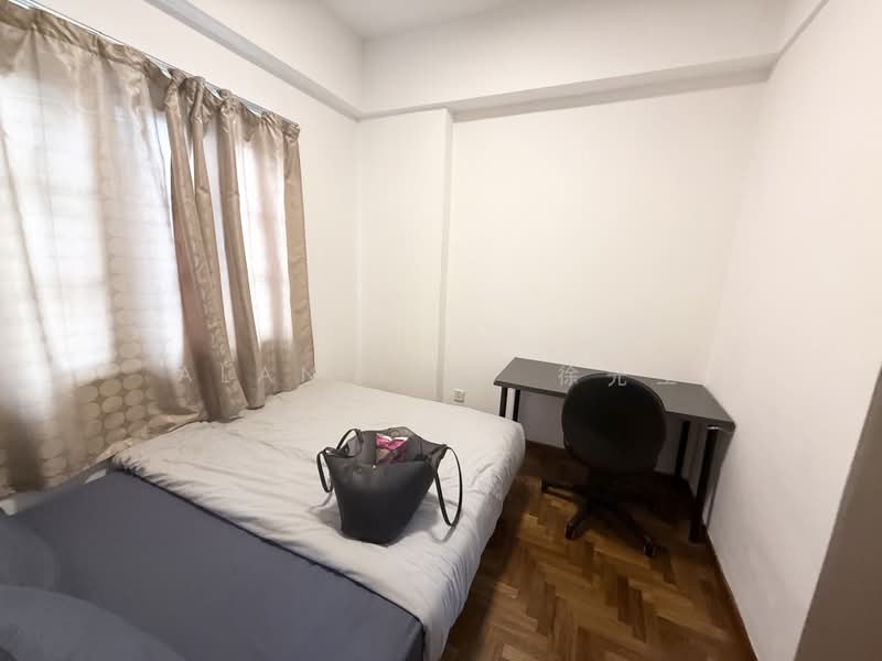 Cheap Bedroom @ Lorong Chuan MRT, , Room Rental, 110 sqft, Condominium For Rent, by Alan Tsui 徐先生, 500172286 - Bedroom - PropertyGuru.com.sg