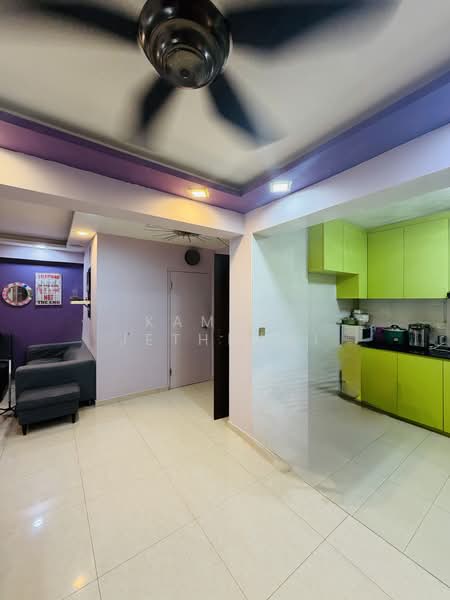 461D Bukit Batok West Avenue 8, 461D Bukit Batok West Avenue 8, 3 Bedrooms, 93 sqft, HDB Flat For Sale, by Kamani Jethnani, 500172287 - Living Room - PropertyGuru.com.sg