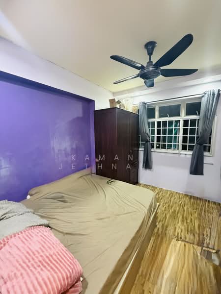 461D Bukit Batok West Avenue 8, 461D Bukit Batok West Avenue 8, 3 Bedrooms, 93 sqft, HDB Flat For Sale, by Kamani Jethnani, 500172287 - Bedroom - PropertyGuru.com.sg