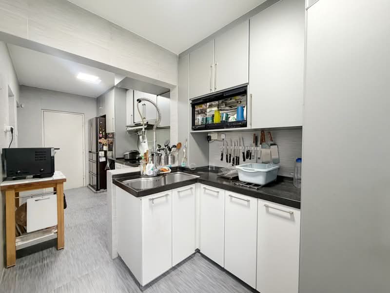 507D Wellington Circle, 507D Wellington Circle, 3 Bedrooms, 1,399 sqft, HDB Flat For Sale, by Alex Chong, 500172289 - Kitchen - PropertyGuru.com.sg