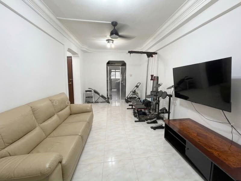 304 Clementi Avenue 4, 304 Clementi Avenue 4, 2 Bedrooms, 721 sqft, HDB Flat For Sale, by Goh Keng Yew, 500172294 - Living Room - PropertyGuru.com.sg