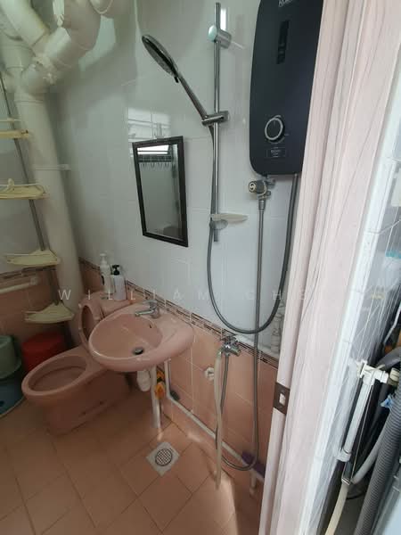 725 Yishun Street 71, 725 Yishun Street 71, Room Rental, 108 sqft, HDB Flat For Rent, by William Chen, 500172295 - Bathroom - PropertyGuru.com.sg