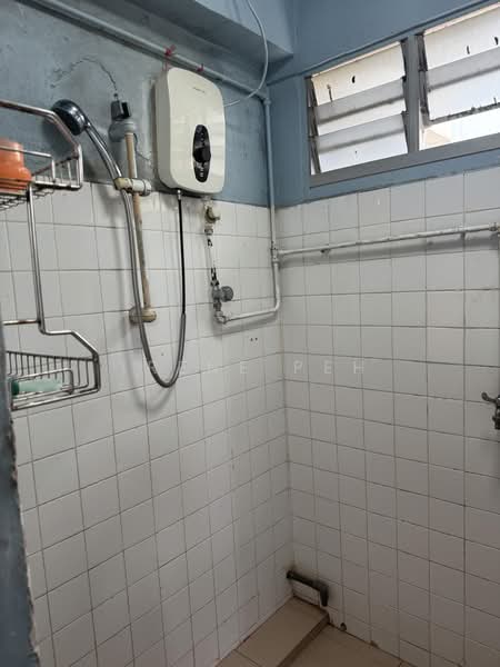 66 Marine Drive, 66 Marine Drive, 2 Bedrooms, 700 sqft, HDB Flat For Sale, by Irene Peh, 500172297 - Bathroom - PropertyGuru.com.sg