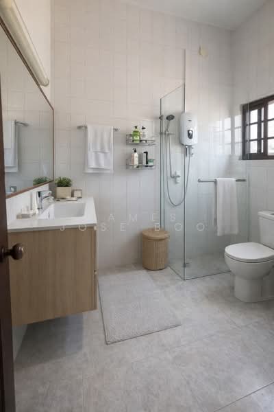 Within 1km to Pei Hwa Landed | Quiet facing | Suits rebuild, , 4 Bedrooms, 2,500 sqft, Terraced House For Sale, by James Jose Boo, 500172298 - ID ideals - PropertyGuru.com.sg