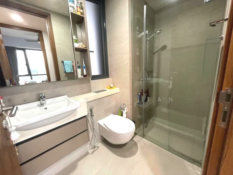 Stirling Residences, 25 Stirling Road, 3 Bedrooms, 893 sqft, Condominium For Sale, by Florence Tan, 500172301 - Bathroom - PropertyGuru.com.sg
