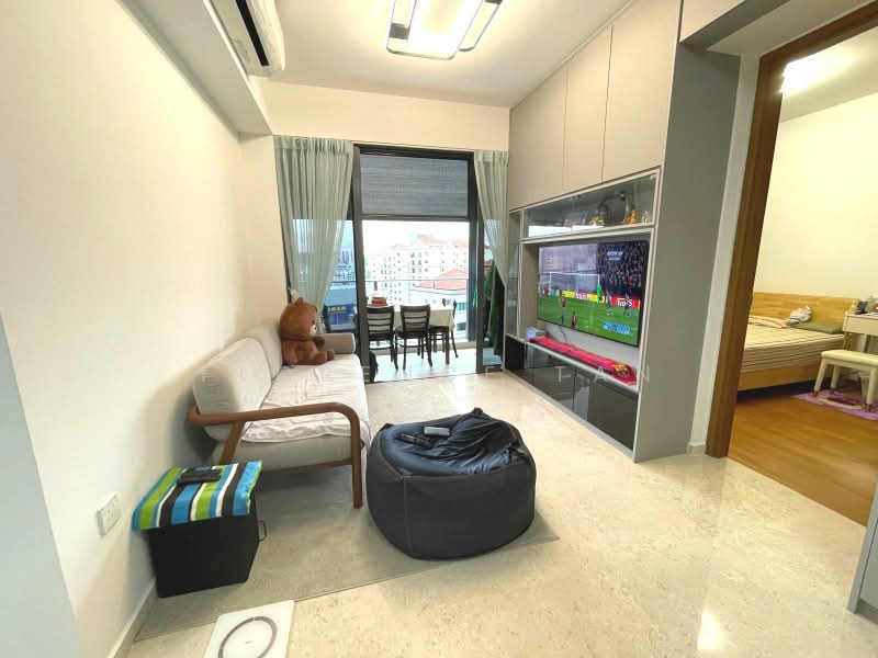 Stirling Residences, 25 Stirling Road, 3 Bedrooms, 893 sqft, Condominium For Sale, by Florence Tan, 500172301 - Living Room - PropertyGuru.com.sg