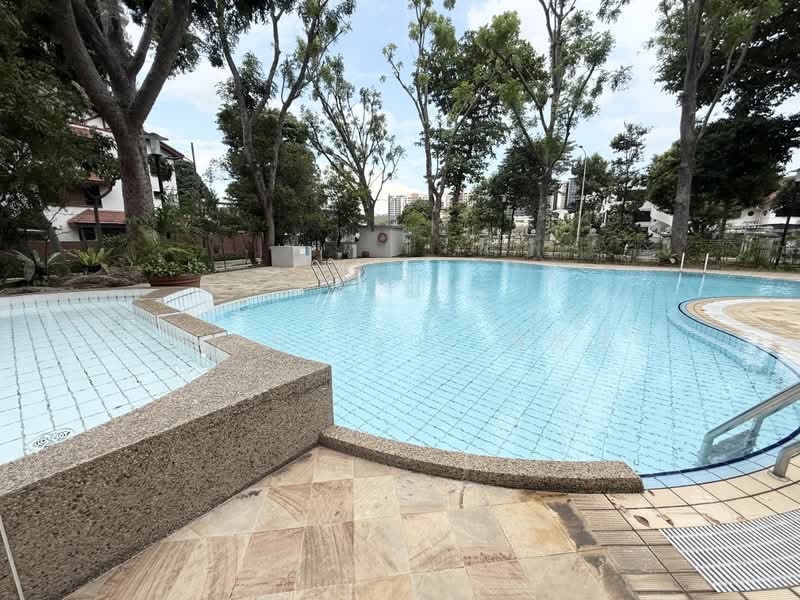 Cheap Bedroom near Paya Lebar MRT, , Room Rental, 110 sqft, Condominium For Rent, by Alan Tsui 徐先生, 500172304 - Pool - PropertyGuru.com.sg