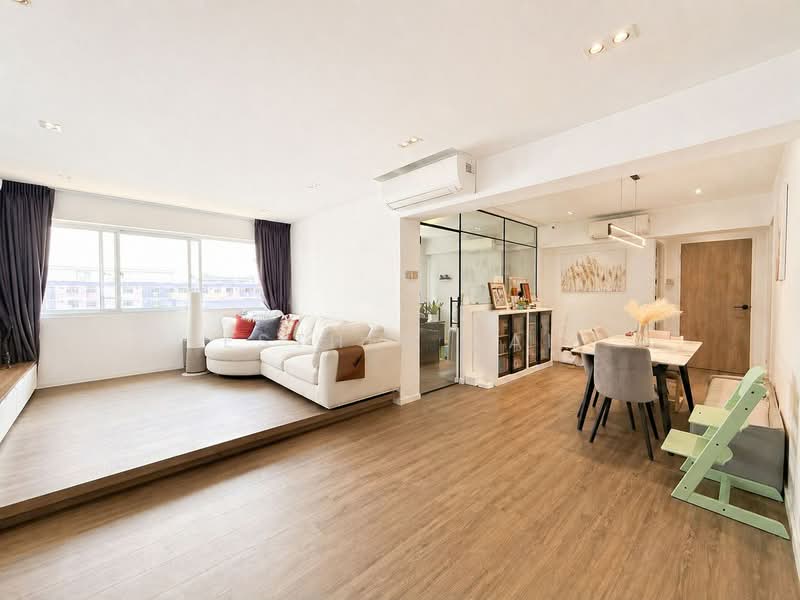 530 Serangoon North Avenue 4, 530 Serangoon North Avenue 4, 4 Bedrooms, 1,313 sqft, HDB Flat For Sale, by Esther Cai, 500172305 - Living Room - PropertyGuru.com.sg