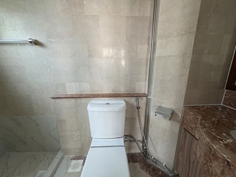 Emerald Garden, 33 Club Street, 2 Bedrooms, 1,033 sqft, Condominium For Rent, by Kelly Kay, 500172306 - Bathroom - PropertyGuru.com.sg