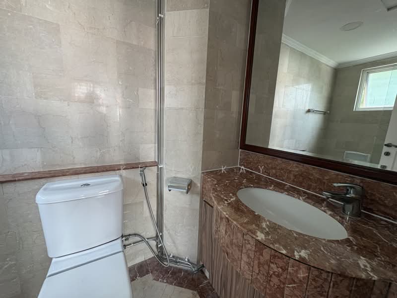 Emerald Garden, 33 Club Street, 2 Bedrooms, 1,033 sqft, Condominium For Rent, by Kelly Kay, 500172306 - Bathroom - PropertyGuru.com.sg