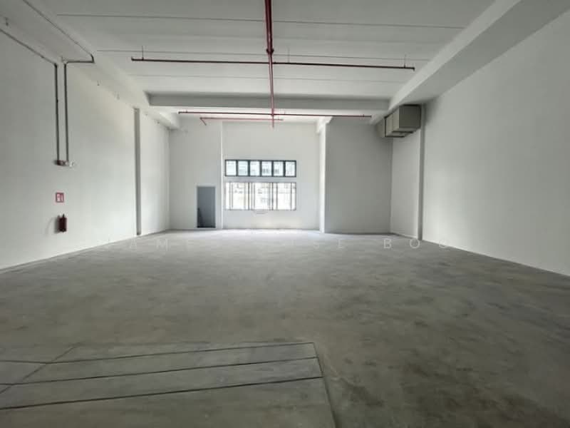 20 footer container to unit | 40 footer level 1 | FH food factory ready to move in, , 1,659 sqft, Factory / Workshop (B2) For Sale, by James Jose Boo, 500172308 - CommercialGuru.com.sg