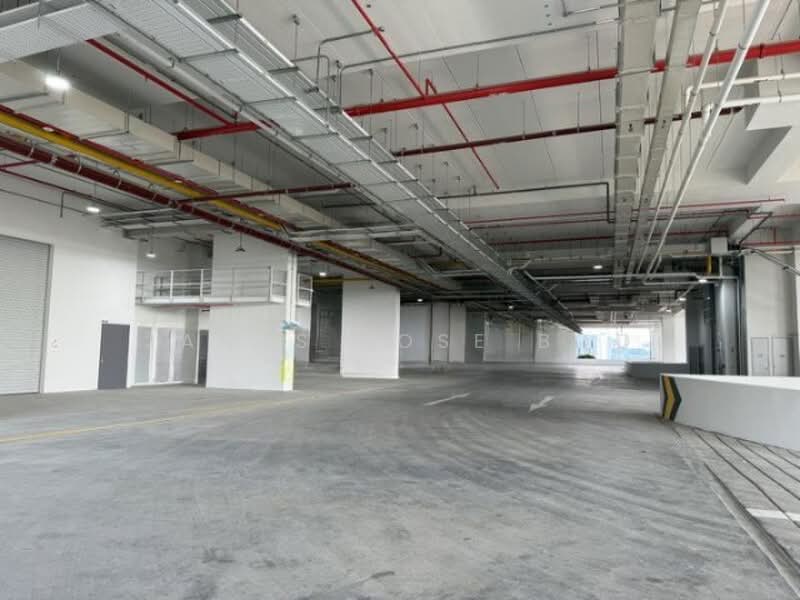 20 footer container to unit | 40 footer level 1 | FH food factory ready to move in, , 1,659 sqft, Factory / Workshop (B2) For Sale, by James Jose Boo, 500172308 - CommercialGuru.com.sg