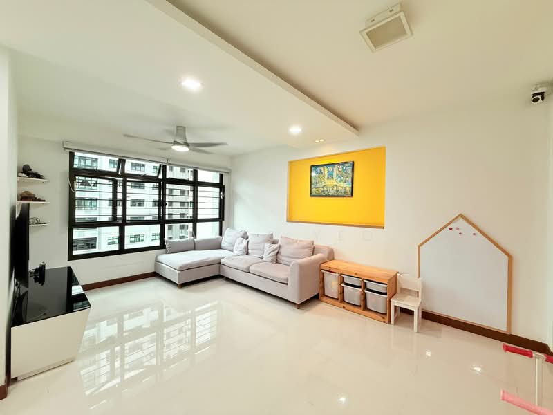 817C Keat Hong Link, 817C Keat Hong Link, 3 Bedrooms, 990 sqft, HDB Flat For Sale, by James Yeo, 500172315 - Living Room - PropertyGuru.com.sg