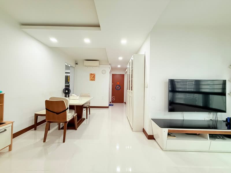 817C Keat Hong Link, 817C Keat Hong Link, 3 Bedrooms, 990 sqft, HDB Flat For Sale, by James Yeo, 500172315 - Living Room - PropertyGuru.com.sg