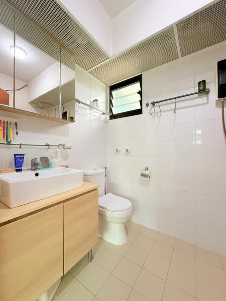 817C Keat Hong Link, 817C Keat Hong Link, 3 Bedrooms, 990 sqft, HDB Flat For Sale, by James Yeo, 500172315 - Bathroom - PropertyGuru.com.sg